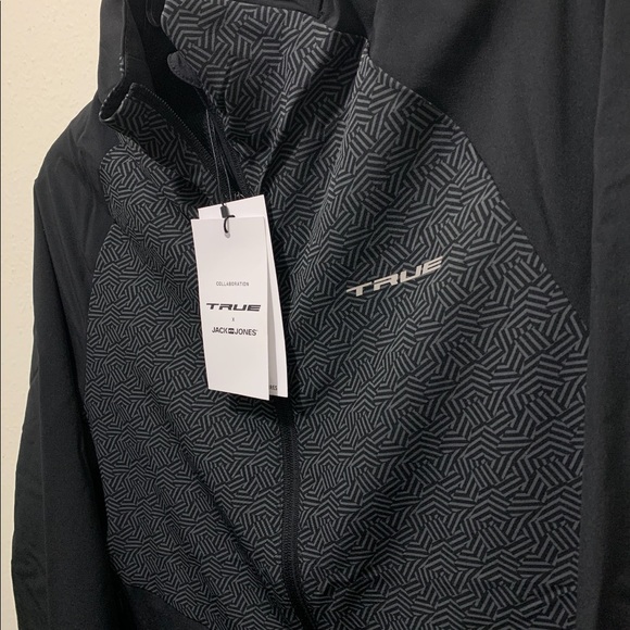 True wind breaker - Picture 2 of 5